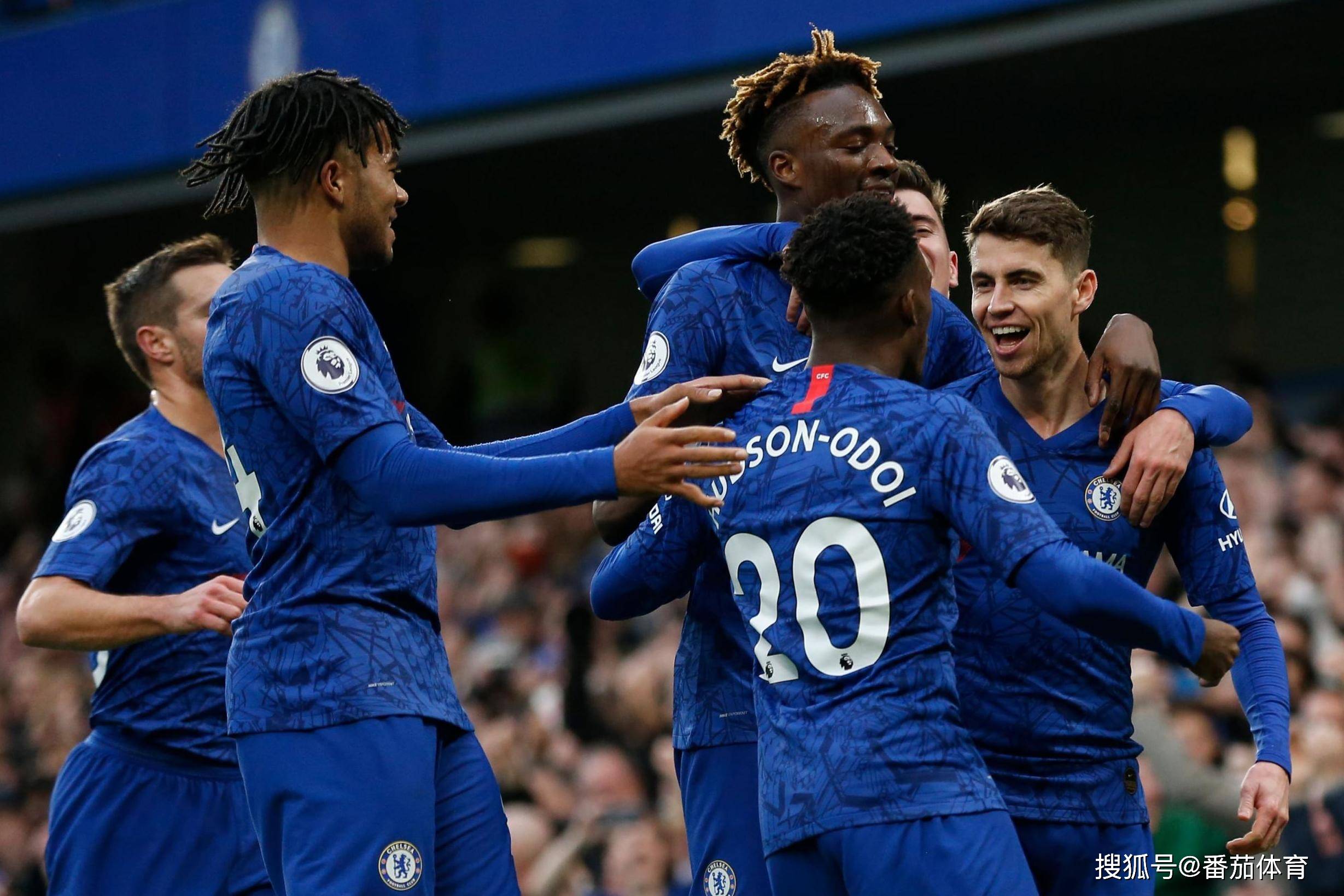 曼联4000万买瓦拉内事件