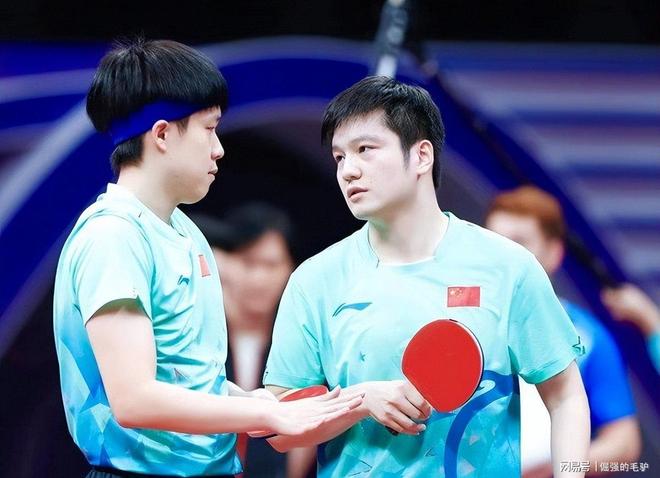 迷离扑朔两无猜的意思